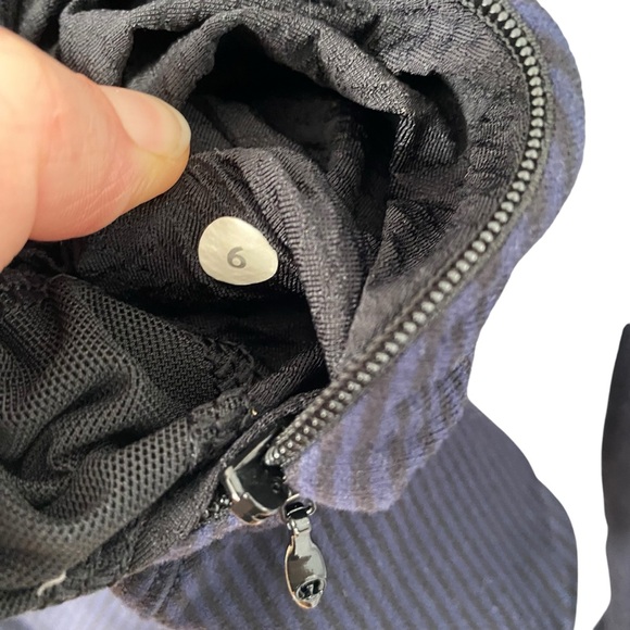 Lululemon Half Zip Navy Striped Athletic Workout Runningg Yoga Sweatshirt Top 6 - Picture 9 of 9